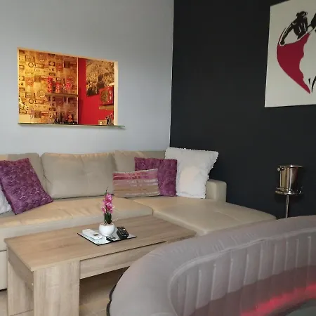 Atico Rilque, Independientes Con Jacuzzi Privado Y Terraza En *