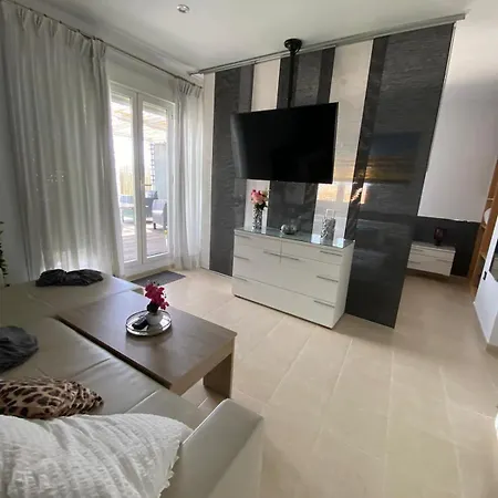 Atico Rilque, Independientes Con Jacuzzi Privado Y Terraza En Апартаменты *