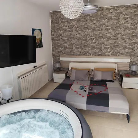 Atico Rilque, Independientes Con Jacuzzi Privado Y Terraza En ロンダ