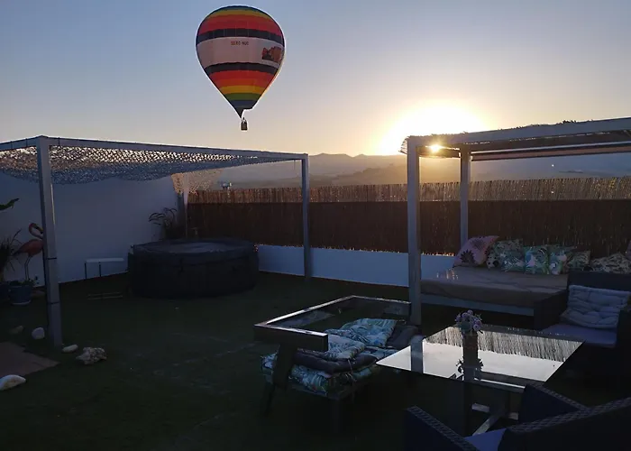 ático Rilque, Independientes Con Jacuzzi Privado Y Terraza En