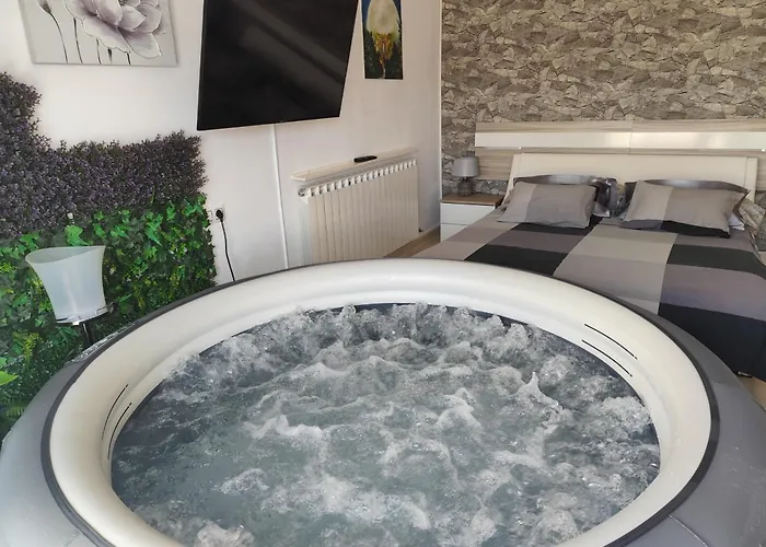 Appartamento ático Rilque, Independientes Con Jacuzzi Privado Y Terraza En