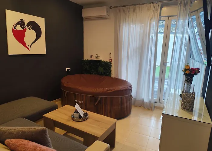 ático Rilque, Independientes Con Jacuzzi Privado Y Terraza En Appartamento
